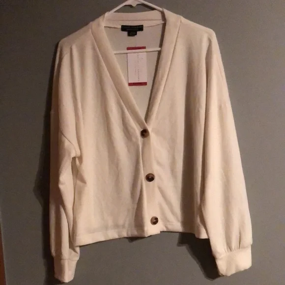 BRAND NEW  WOMAN DAYTRIPPER CARDIGAN SIZE X-LARGE! NWT! THE COLOR IS OFF !WHITE - Picture 2 of 4